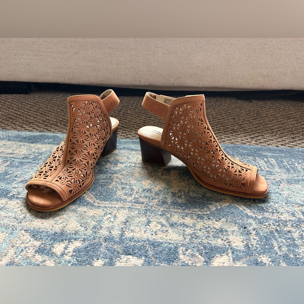 Earth Tan Sandals with Perforated Design